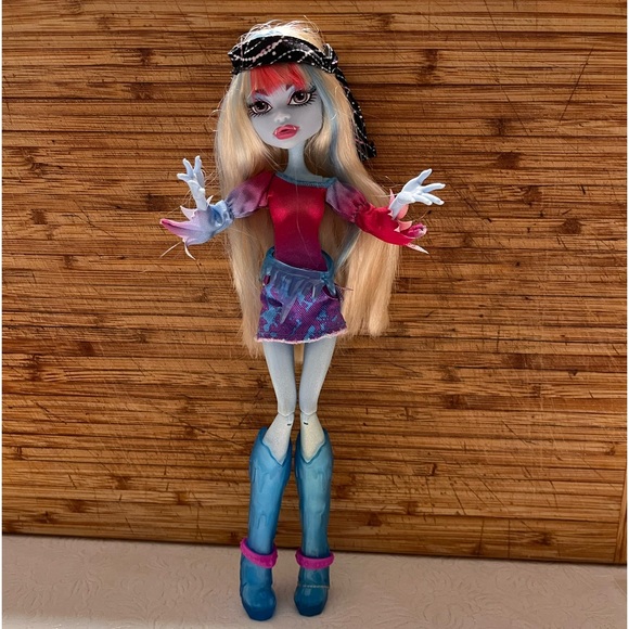 Monster High Music Festival - Abbey Bominable Doll fully clothed Discontinued - Picture 10 of 10